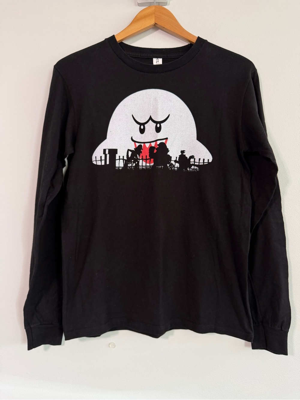 Nintendo Mario Halloween Silhouettes Long-Sleeve Crewneck Tee Men’s Small